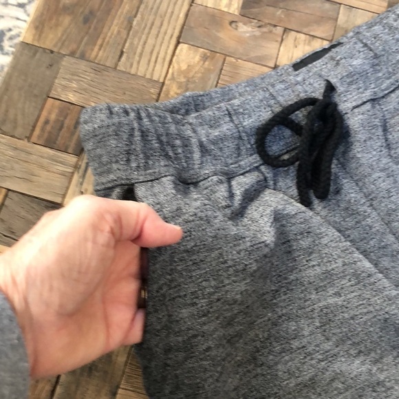 BDG Heather Gray Joggers NWOT Size Medium - Picture 7 of 10